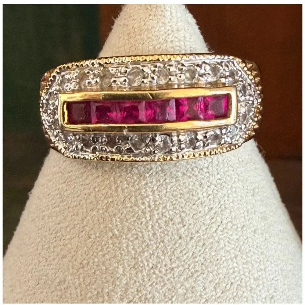 Statement Ring with pink Channel-Set Stones - Picture 1 of 11